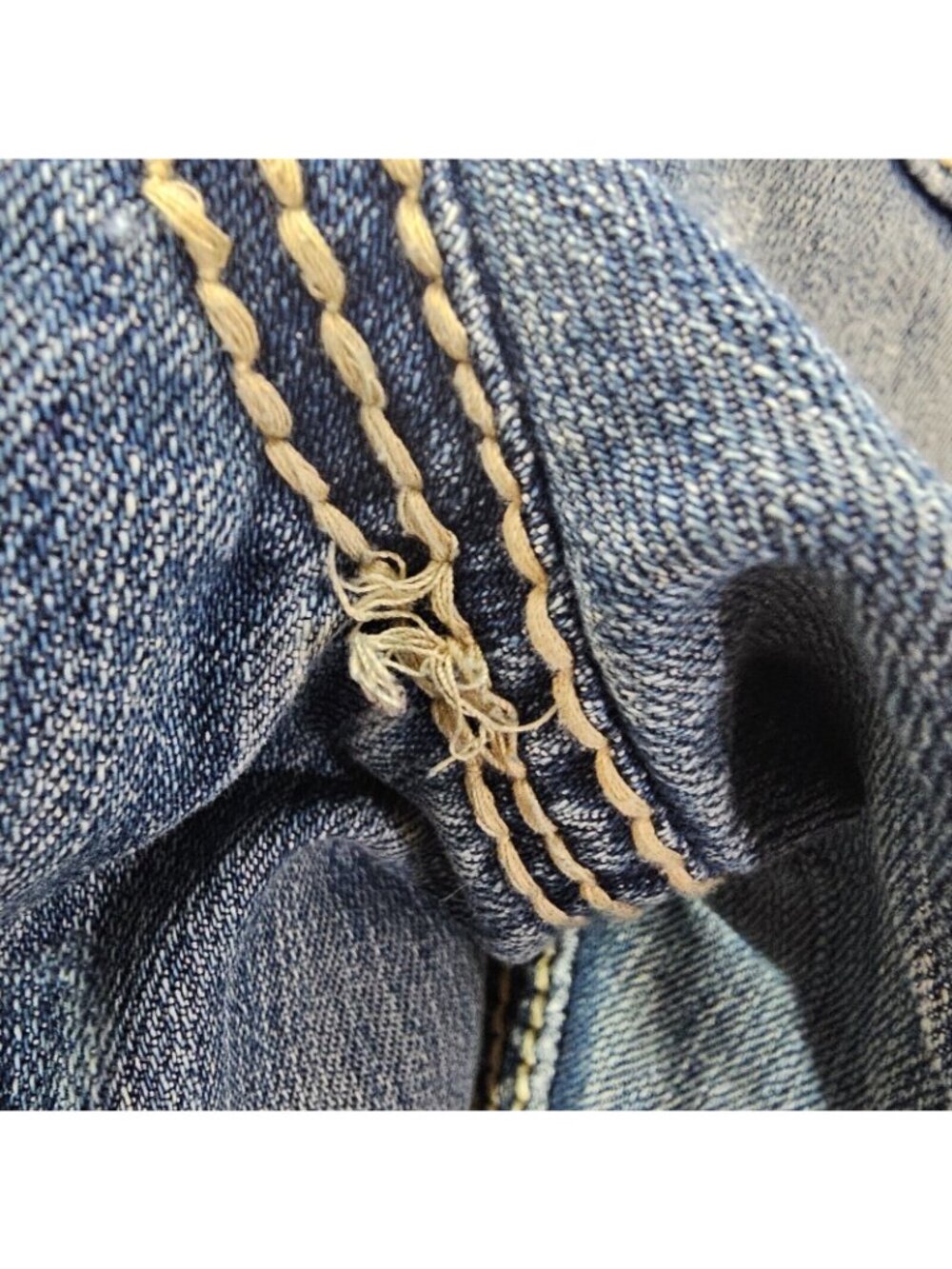 READ UltraLove Jeans Womens 18 38x30 Blue Distressed Embroidered Denim Y2K - Picture 3 of 11